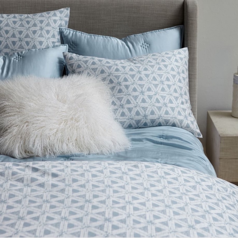 West Elm Organic Optic Prism Sateen King Duvet
